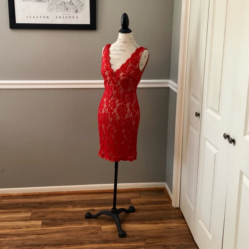 NEW JOVANI VALENTINES SZ 2 RED LACE NUDE ILLUSION FORMAL COCKTAIL DRESS